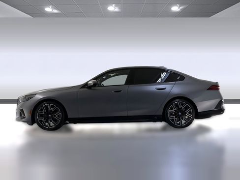 Used 2026 BMW i5 eDrive40 w/ M Sport Package RWD image 2