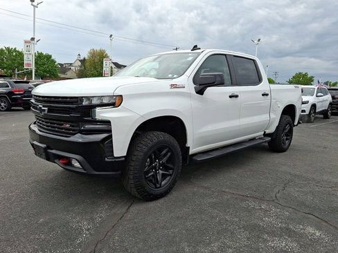 Used 2022 Chevrolet Silverado 1500 LT Trail Boss w/ Convenience Package II image 3