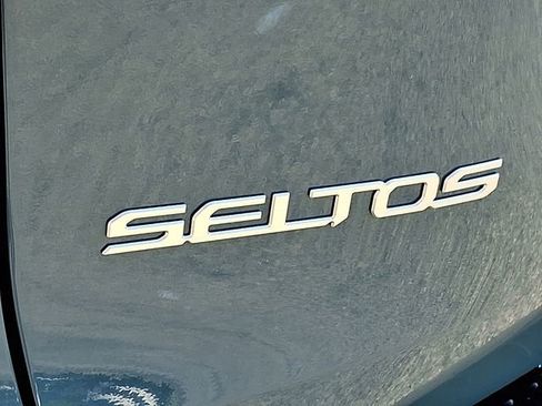 New 2026 Kia Seltos SX image 21