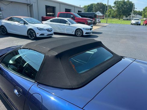 Used 2000 Chevrolet Corvette Convertible w/ Performance Handling Pkg RWD image 19