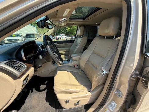 Used 2014 Jeep Grand Cherokee Limited AWD/4WD image 9