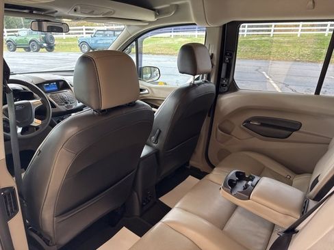 Used 2014 Ford Transit Connect XLT image 31
