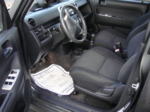 Used 2005 Scion xB Base 4dr Wagon image 8