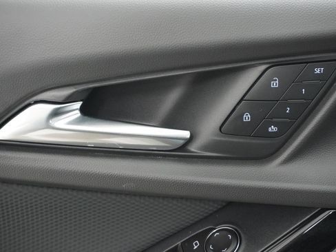 New 2026 Chevrolet Equinox RS w/ Convenience Package III FWD image 16