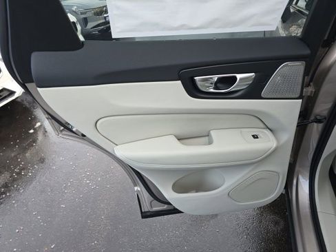 New 2026 Volvo XC60 B5 Ultra w/ Protection Package Premier AWD/4WD image 18