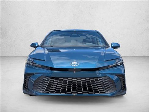 Used 2025 Toyota Camry SE FWD image 2