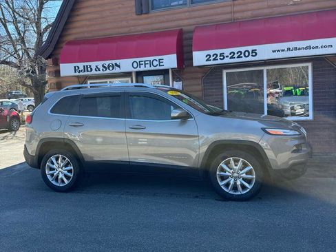 Used 2016 Jeep Cherokee Limited AWD/4WD image 2