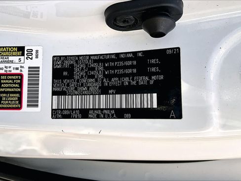 Certified 2022 Toyota Sienna Limited FWD image 36