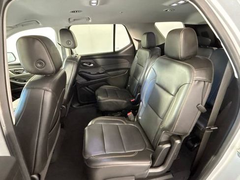 Used 2020 Chevrolet Traverse LT w/ LT Premium Package AWD/4WD image 25