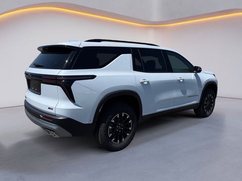 New 2026 Chevrolet Traverse Z71 w/ Enhanced Driving Package AWD/4WD image 3