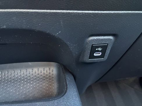 Used 2023 Toyota Corolla SE image 11