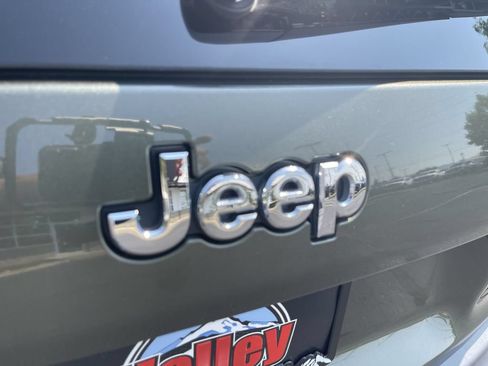 Used 2021 Jeep Cherokee Latitude FWD image 29