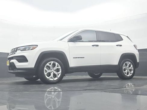 Used 2024 Jeep Compass Sport AWD/4WD image 29