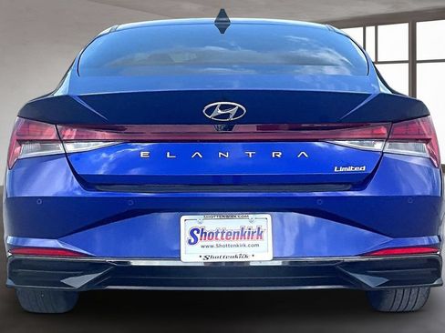Used 2023 Hyundai Elantra Limited w/ Cargo Package FWD image 5