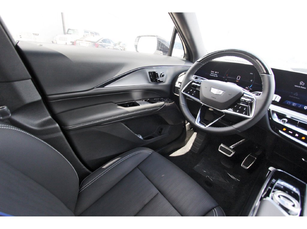 New 2027 Cadillac Lyriq Sport RWD image 8