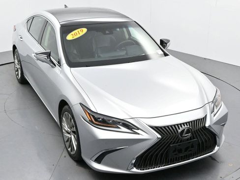 Used 2019 Lexus ES 350 Ultra Luxury w/ Accessory Package image 33