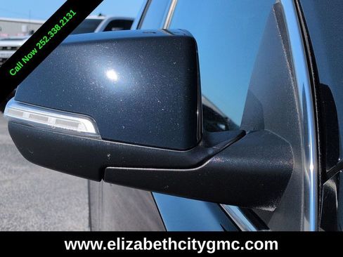Used 2022 GMC Acadia SLT w/ Trailering Package AWD/4WD image 11