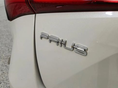 Used 2020 Toyota Prius XLE image 17