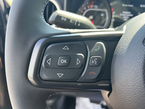 New 2025 Jeep Gladiator Sport image 38