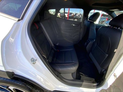 Used 2025 Chevrolet Trax RS w/ Sunroof Package image 20