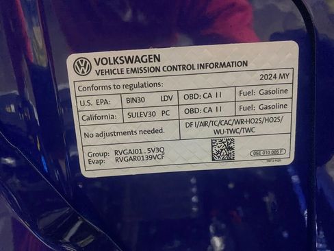 Used 2024 Volkswagen Taos SE image 32