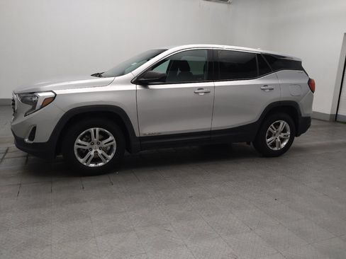 Used 2018 GMC Terrain SLE FWD image 2