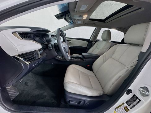 Used 2018 Toyota Avalon XLE Premium FWD image 12