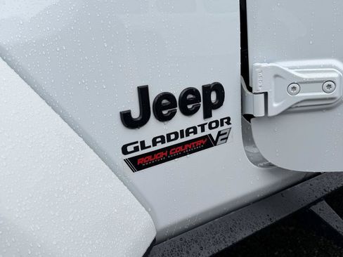 Used 2022 Jeep Gladiator Sport AWD/4WD image 12