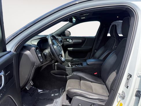Used 2019 Volvo XC40 T5 R-Design AWD/4WD image 10