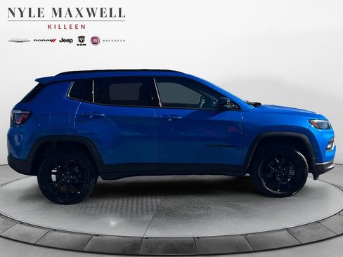 New 2026 Jeep Compass Latitude image 17