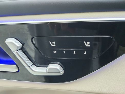 Certified 2025 Mercedes-Benz GLC 300 image 19