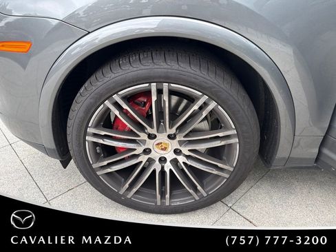 Used 2018 Porsche Cayenne Turbo AWD/4WD image 8