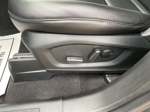 Used 2023 Ford Explorer XLT w/ Equipment Group 202A image 10