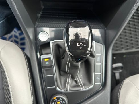 New 2025 Volkswagen Taos SE image 13