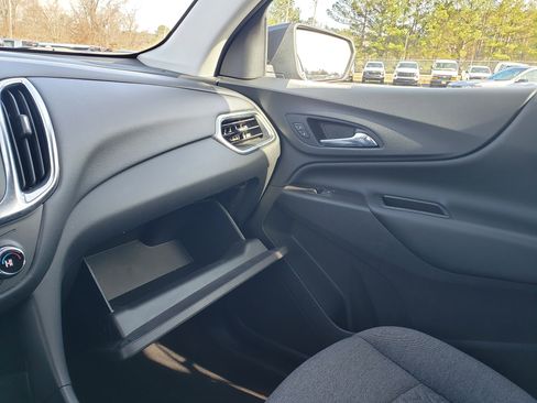 Used 2022 Chevrolet Equinox LT w/ Driver Convenience Package image 24