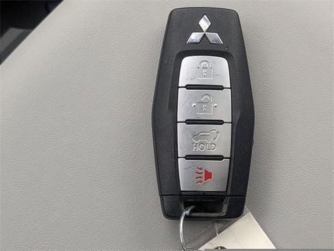 Used 2023 Mitsubishi Outlander 4WD Plug-In Hybrid image 34