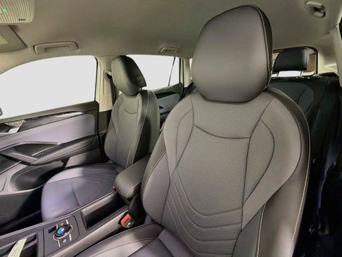 Certified 2026 Volkswagen Tiguan SE FWD image 18