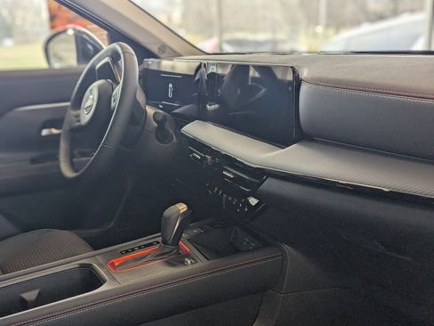 New 2026 Nissan Kicks SR w/ Cold Weather Package image 12