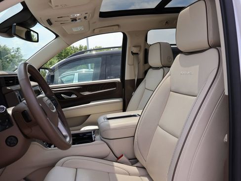 Used 2023 GMC Yukon Denali AWD/4WD image 20