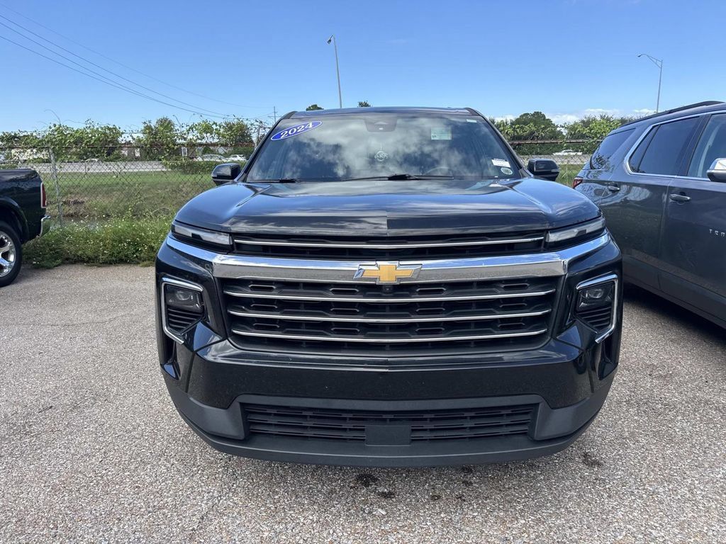 Used 2024 Chevrolet Traverse LT FWD image 4