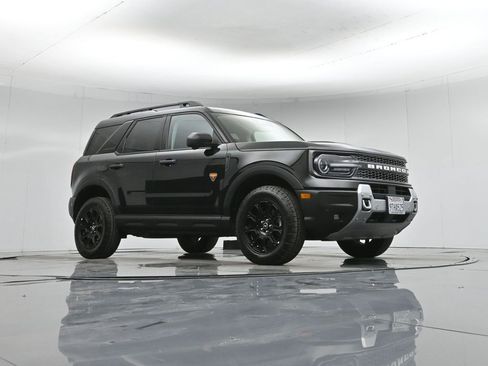 Certified 2025 Ford Bronco Sport Badlands image 4