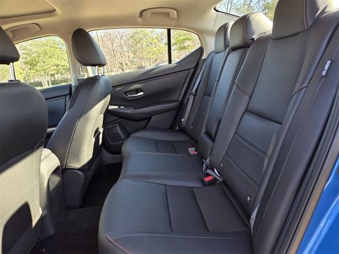 Used 2025 Nissan Sentra SR w/ SR Premium Package image 15