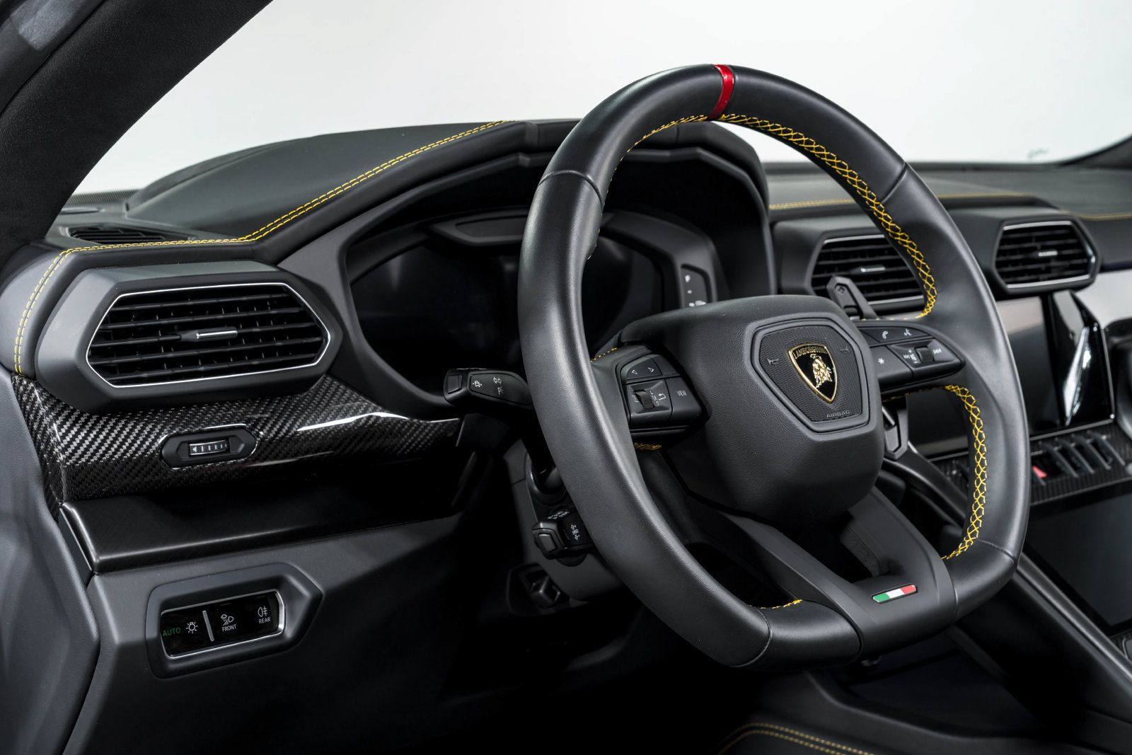 Used 2024 Lamborghini Urus S AWD/4WD image 14