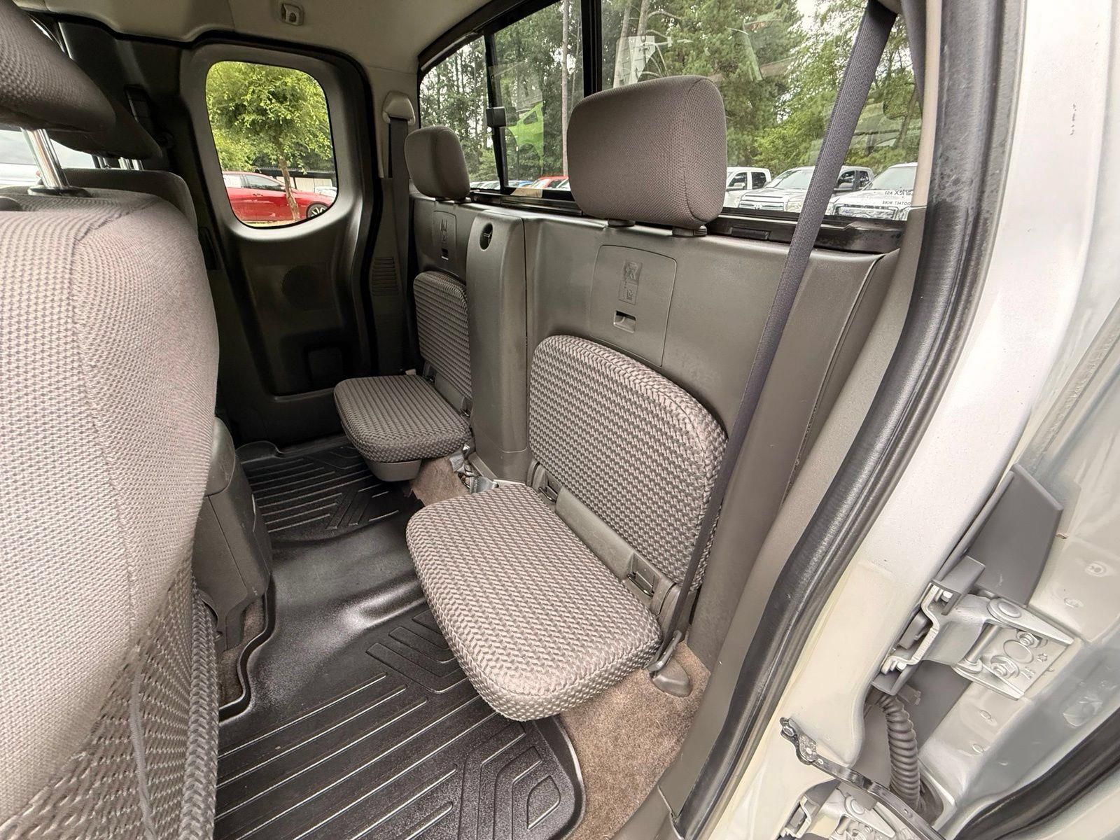 Used 2013 Nissan Frontier SV RWD image 23