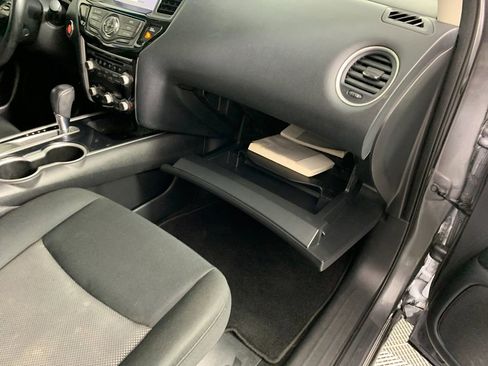 Used 2020 Nissan Pathfinder SV FWD image 42