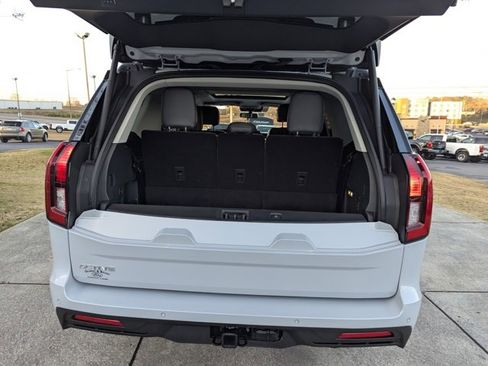 Used 2025 Ford Expedition Active image 18