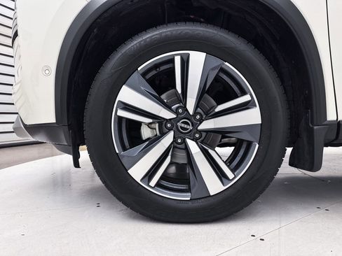 Used 2023 Nissan Rogue Platinum image 15