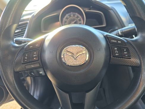 Used 2015 MAZDA MAZDA3 i Sport image 22