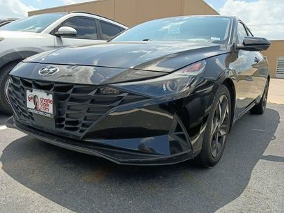 Used 2023 Hyundai Elantra SEL w/ Convenience Package