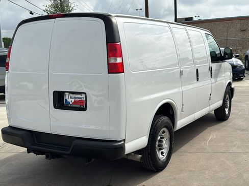 Used 2021 Chevrolet Express 2500 w/ Driver Convenience Package RWD image 5